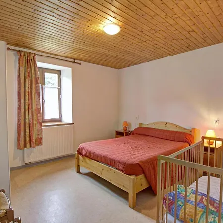 Spacieux Avec Jardin Et Cheminee A Gumieres - Fr-1-496-148 Holiday home Gumieres (Loire)